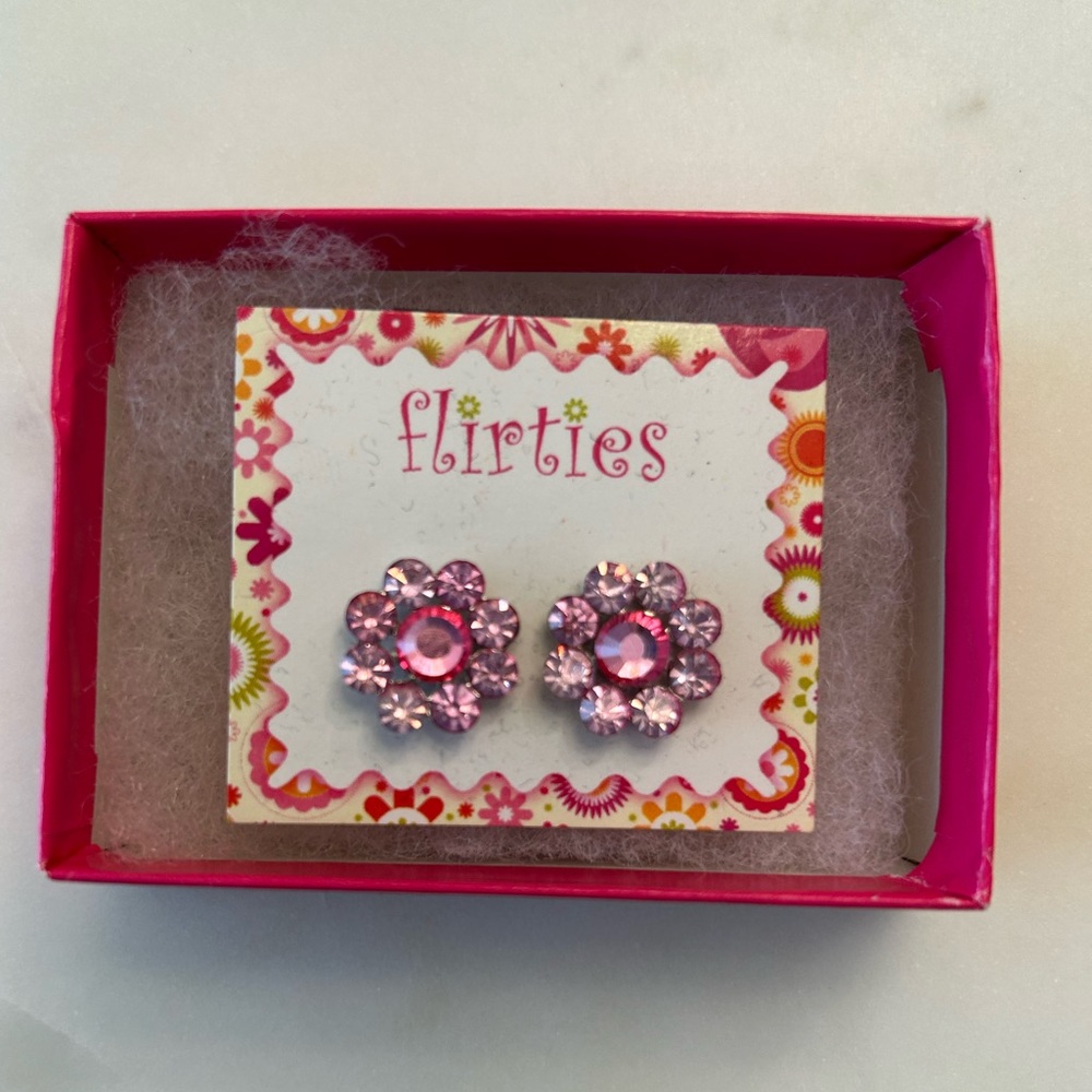 Flirtie Pink Flower Earrings. NWT